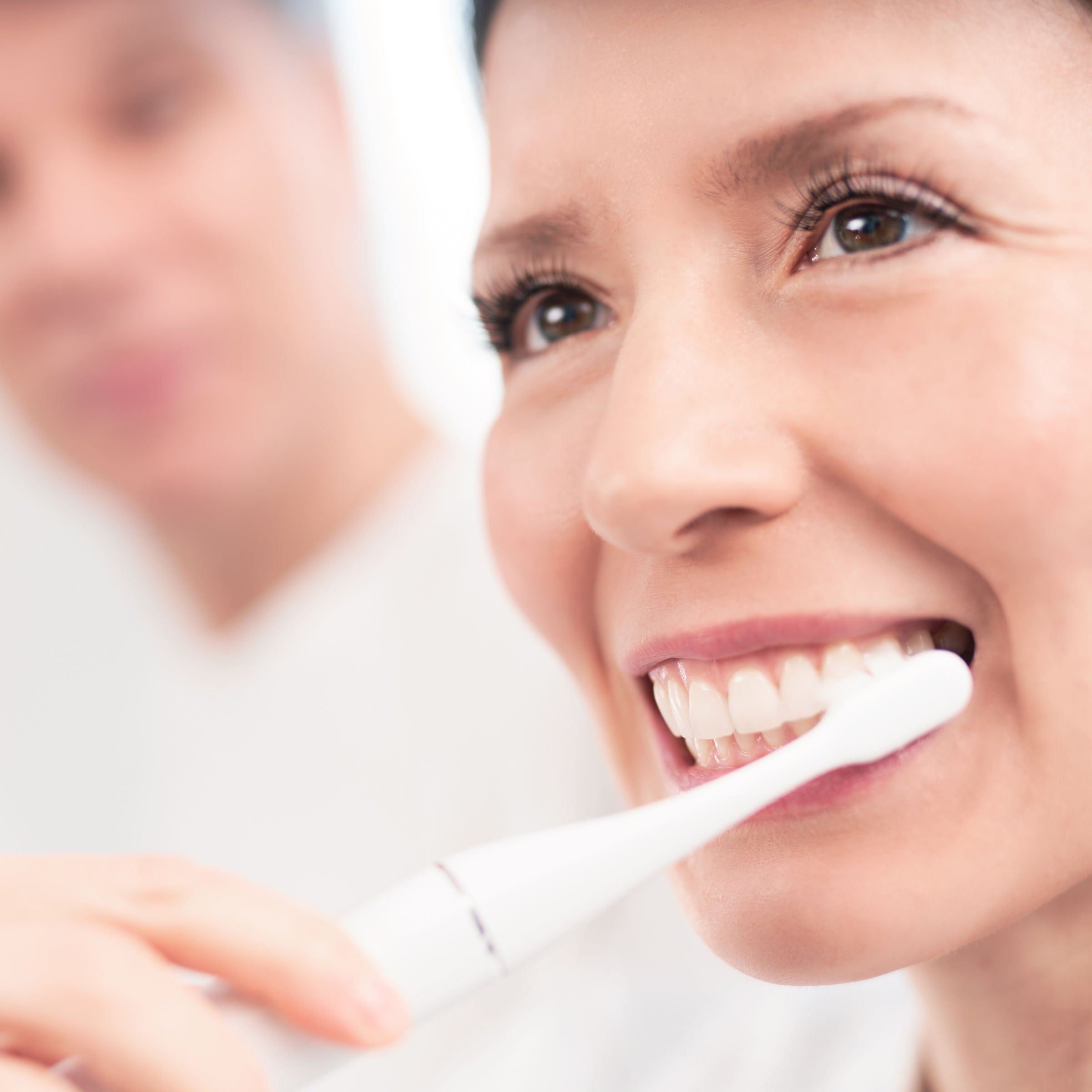 Schallzahnbürste richtig benutzen – Schritt-für-Schritt-Anleitung für gründliche Zahnpflege - WhyteDOT. Dentalcare